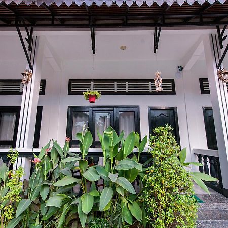 Sok San Villa Battambang Exteriör bild